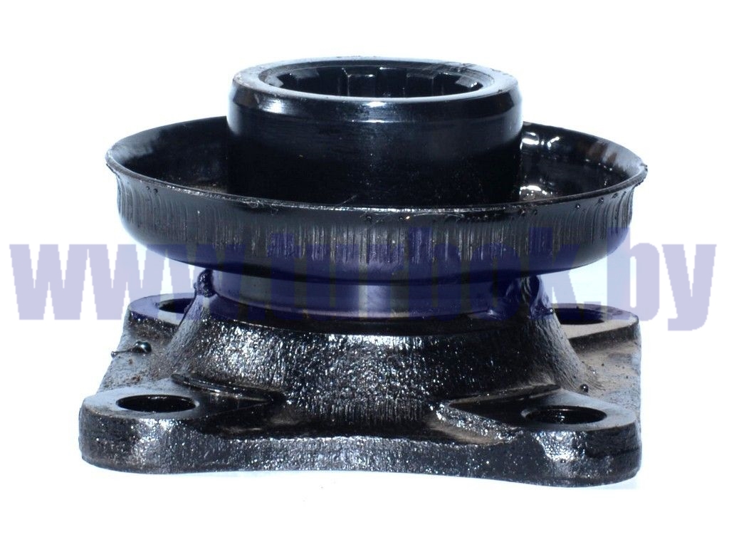 Фланец вала вторичного КПП-695Д, 3206 с отражателем в сборе